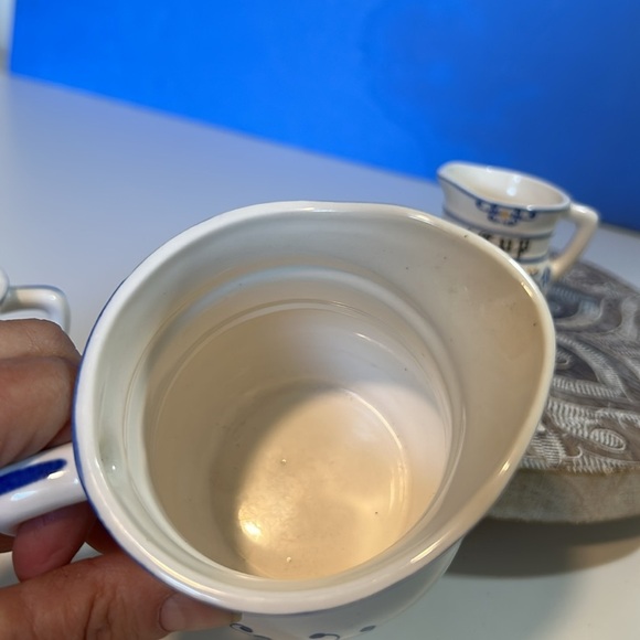 ROYAL SEALY FAINTING BEE   THREE MEASURING  CUPS  VINTAGE  HERITAGE JAPAN - Picture 7 of 9